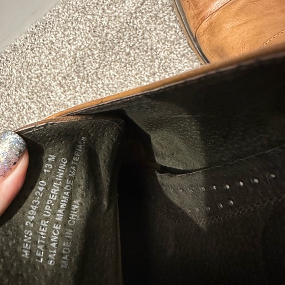 Daper and debonair Stacy Adams leather shoes. - Picture 5 of 8